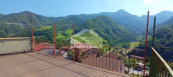 6 bedrooms House in Gorno, Italy No. 361066 2