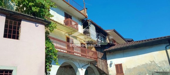 6 bedrooms House in Gorno, Italy No. 361066 22