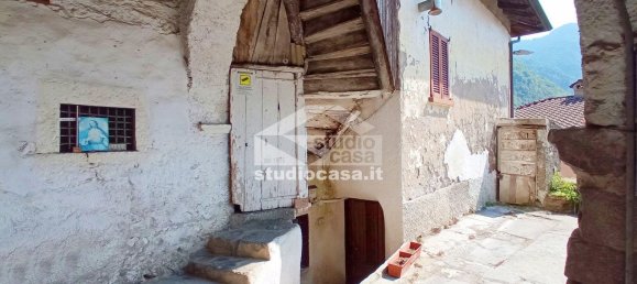 6 bedrooms House in Gorno, Italy No. 361066 27