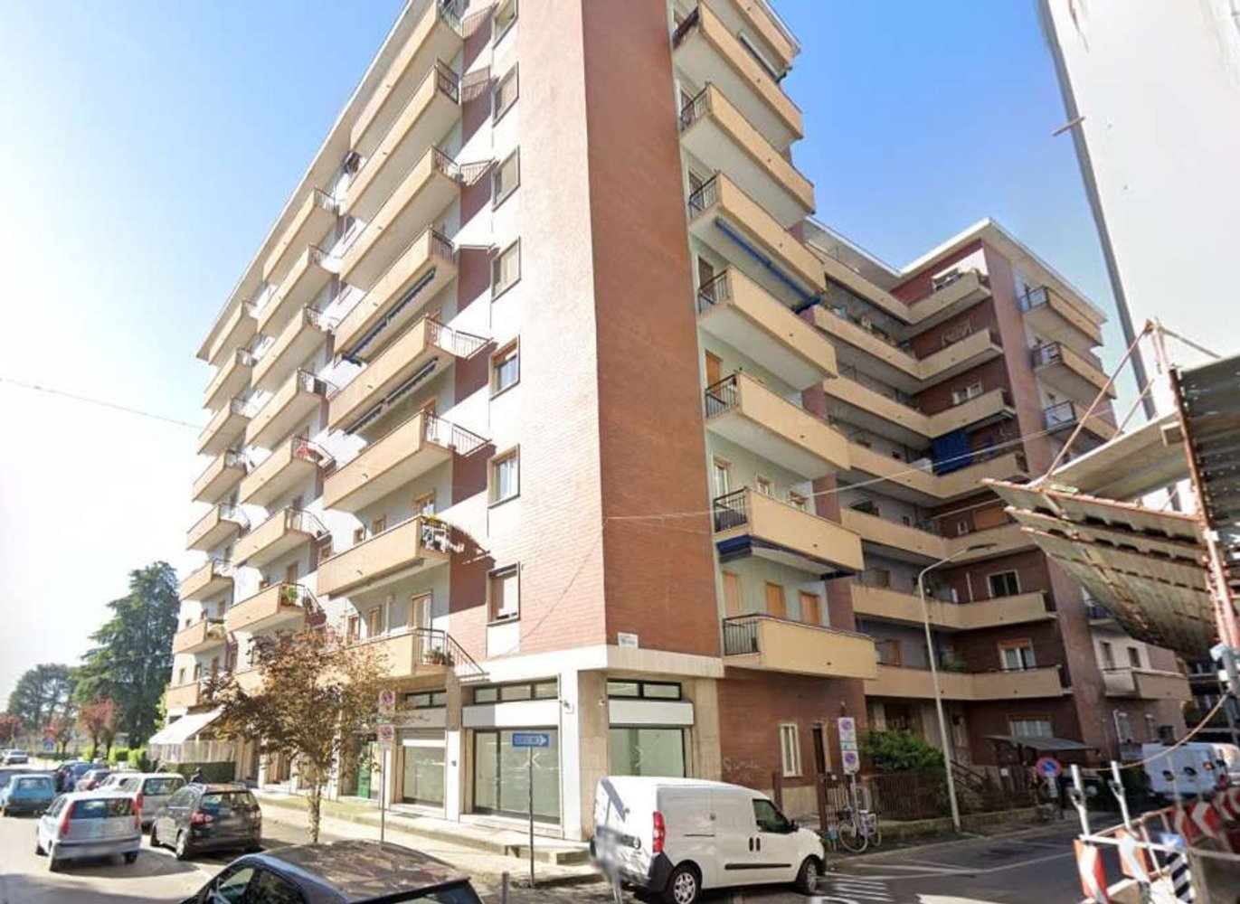 2-salle Appartement à Melegnano, Italy No. 16220