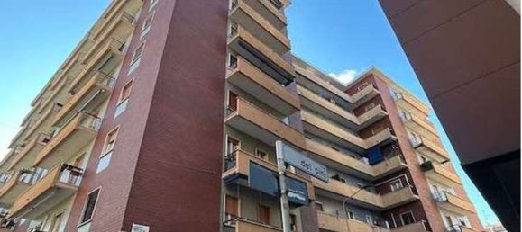 2-salle Appartement à Melegnano, Italy No. 16220 3