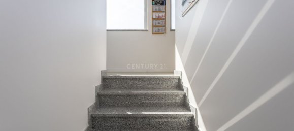 Entrepôt à Seixal, Portugal 598m² No. 98997 21