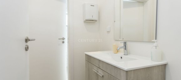 Entrepôt à Seixal, Portugal 598m² No. 98997 18