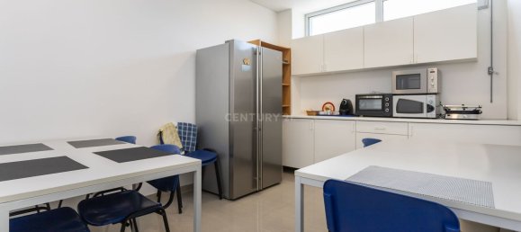 Entrepôt à Seixal, Portugal 598m² No. 98997 10