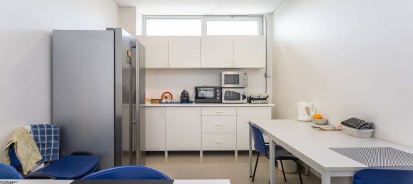 Entrepôt à Seixal, Portugal 598m² No. 98997 11