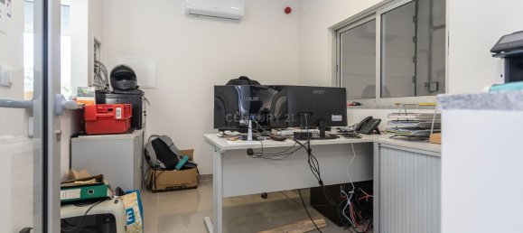 Entrepôt à Seixal, Portugal 598m² No. 98997 8