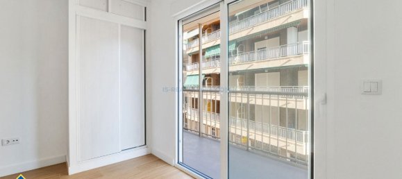 Квартира с 4 спальнями в Торревьеха, Испания № 81967 13