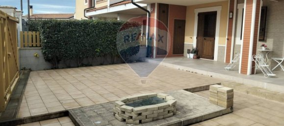 Casa de 3 dormitorios en Manfredonia, Italy No. 80888 2