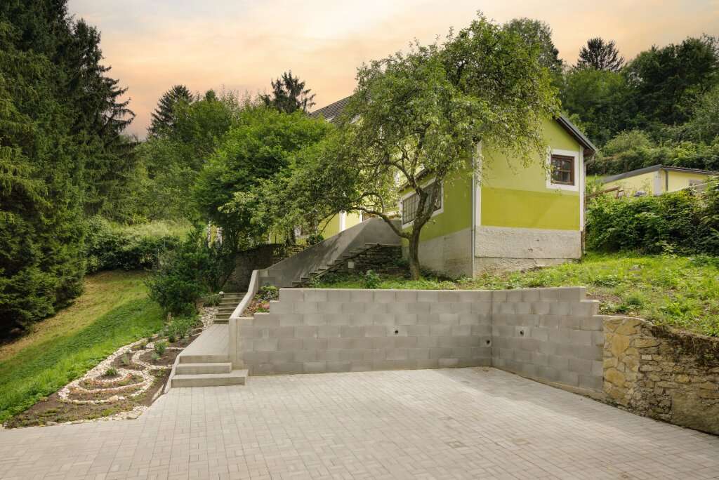 7 rooms House in Penzing, Austria No. 49788