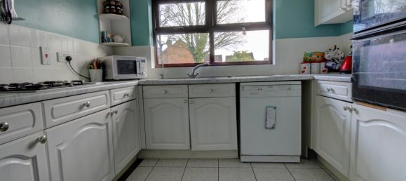 4 bedrooms House in Tadley, United Kingdom No. 10518 5