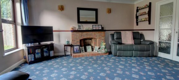 4 bedrooms House in Tadley, United Kingdom No. 10518 3