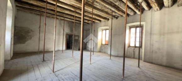 700m² Warehouse in Tirano, Italy No. 8669 8