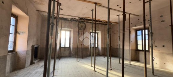 700m² Warehouse in Tirano, Italy No. 8669 14