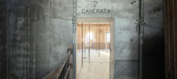 700m² Warehouse in Tirano, Italy No. 8669 10