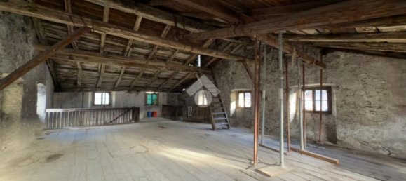 700m² Warehouse in Tirano, Italy No. 8669 17