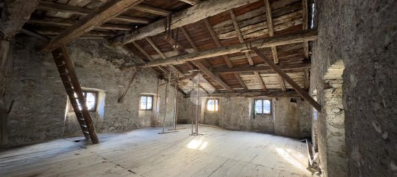 700m² Warehouse in Tirano, Italy No. 8669 18