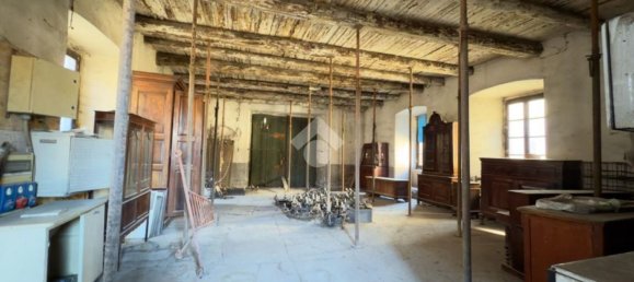 700m² Warehouse in Tirano, Italy No. 8669 5