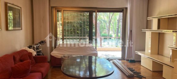 4 bedrooms Apartment in Rome, Italy No. 272666 3