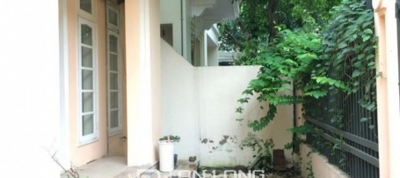 5 bedrooms Villa in Tay Ho, Vietnam No. 1112 2