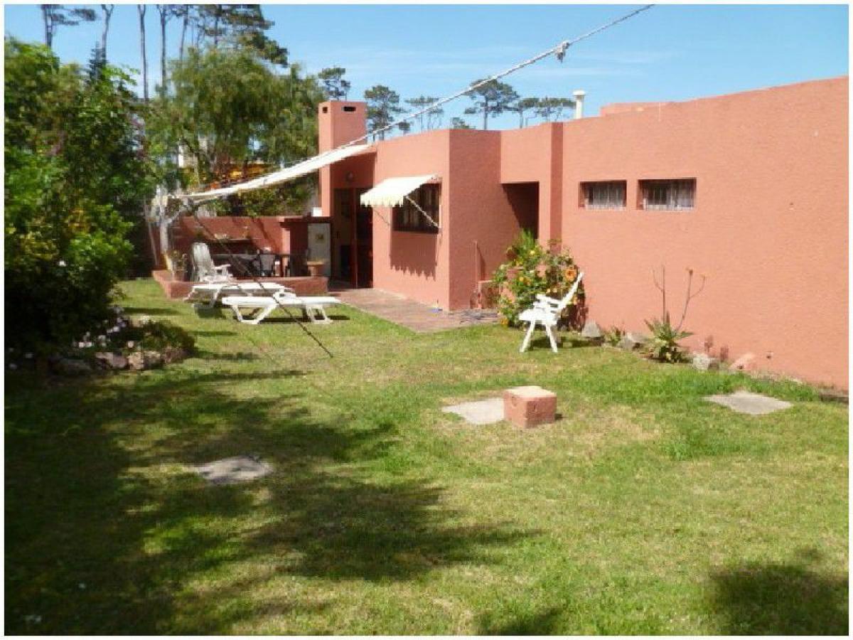 3 bedrooms House in Maldonado, Uruguay No. 7773