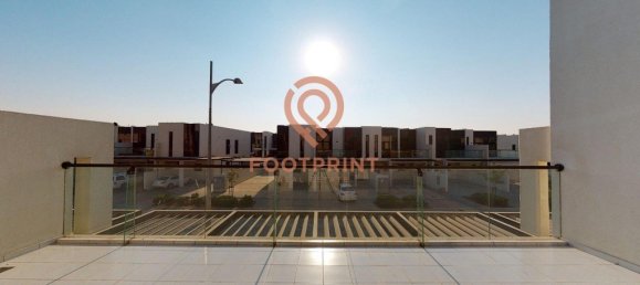 3 bedrooms Villa in Dubai, UAE No. 24718 11