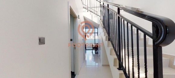 3 bedrooms Villa in Dubai, UAE No. 24718 5