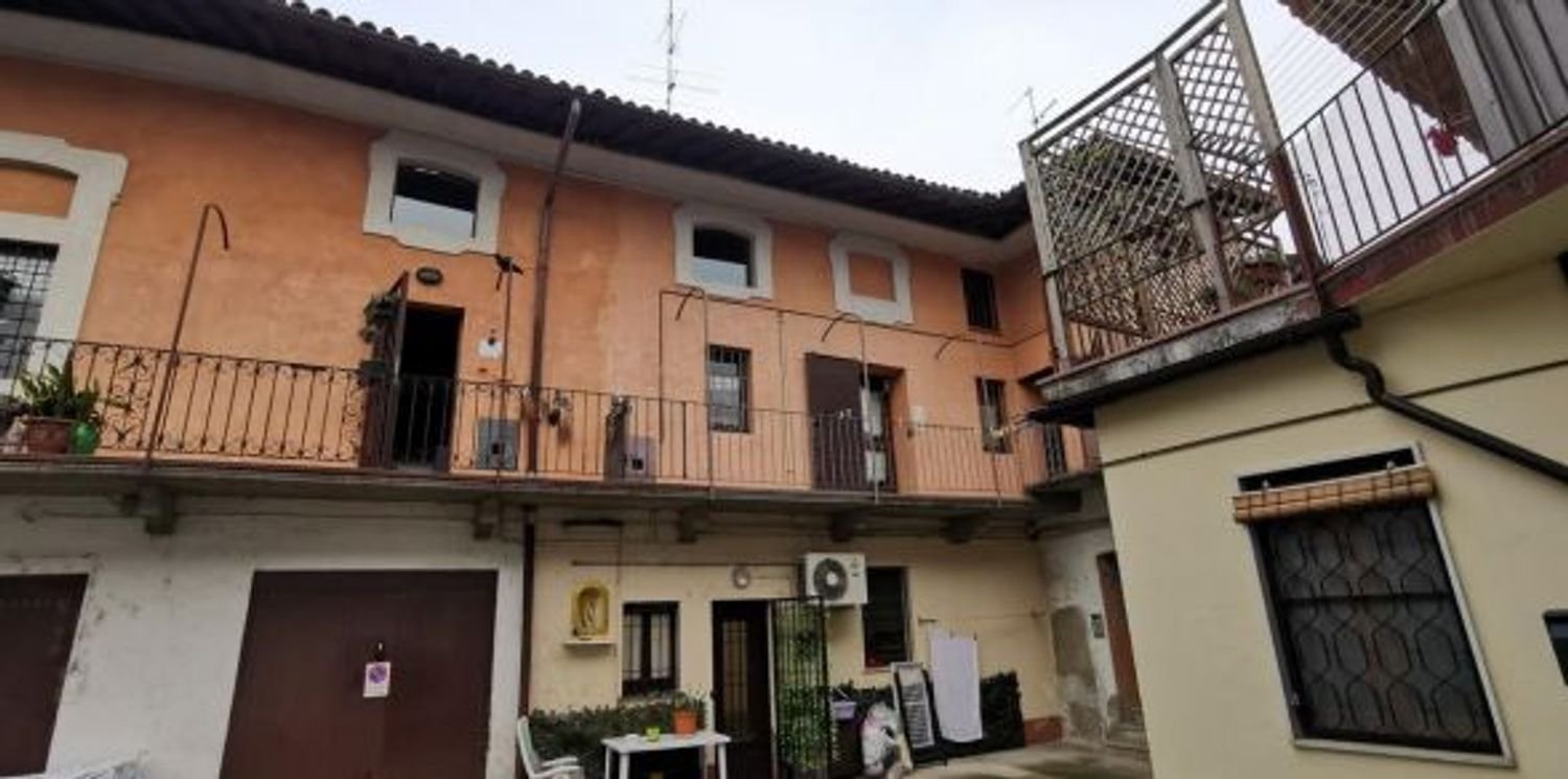 Dúplex de 3 habitaciónes en Trezzo sull'Adda, Italy No. 9382