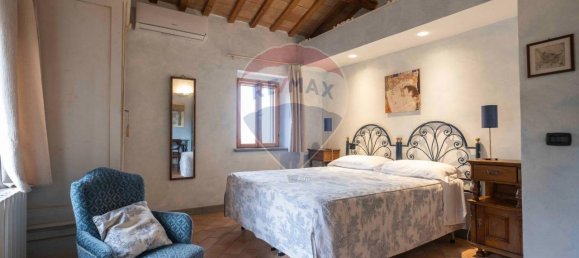 Дом с 12 комнатами в Монте Роберто, Италия № 8045 23