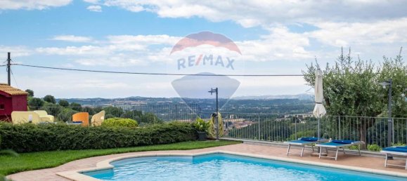 Дом с 12 комнатами в Монте Роберто, Италия № 8045 30