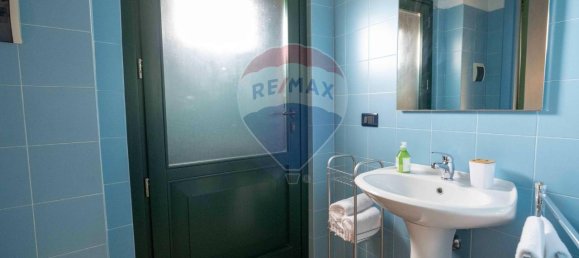 Дом с 12 комнатами в Монте Роберто, Италия № 8045 16