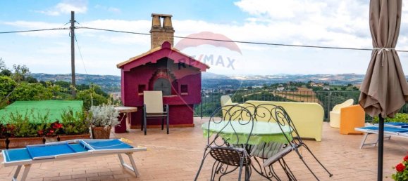 Дом с 12 комнатами в Монте Роберто, Италия № 8045 6