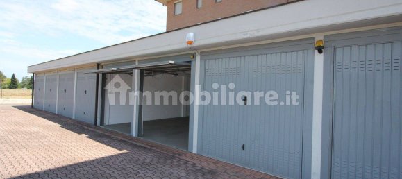 Garage à Parma, Italy 59m² No. 308376 2