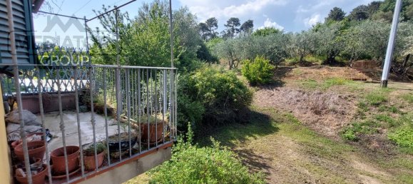 3 bedrooms House in Montecarlo, Italy No. 83003 3