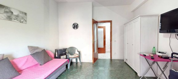 4غرفة شقة في Pomigliano d'Arco, Italy رقم 20672 9