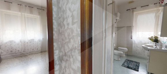 4غرفة شقة في Pomigliano d'Arco, Italy رقم 20672 27