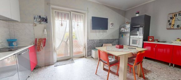 4غرفة شقة في Pomigliano d'Arco, Italy رقم 20672 25