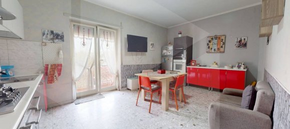 4غرفة شقة في Pomigliano d'Arco, Italy رقم 20672 14