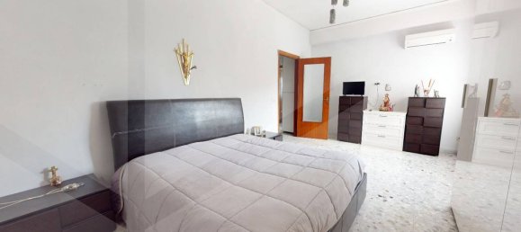 4غرفة شقة في Pomigliano d'Arco, Italy رقم 20672 17