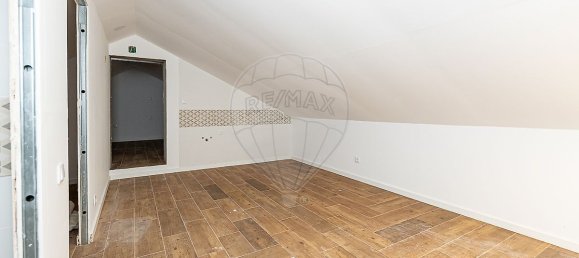 2 bedrooms House in Igrejinha, Portugal No. 21151 3