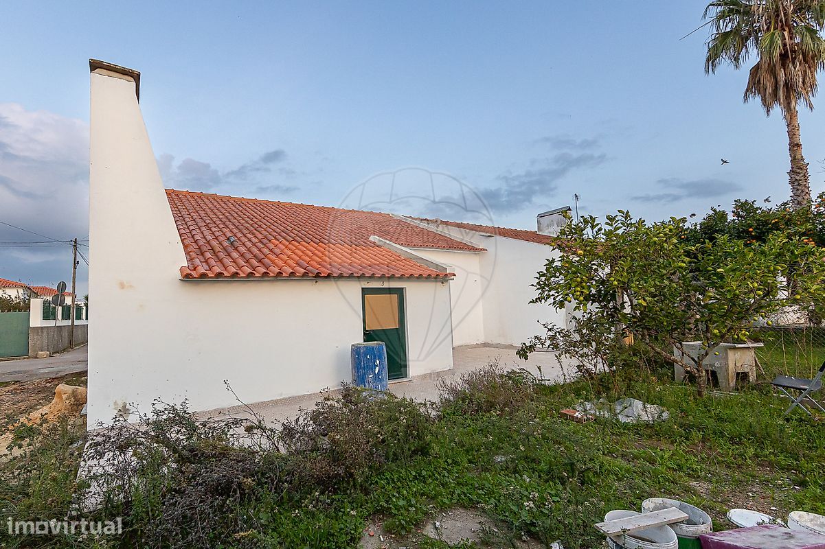 2 bedrooms House in Igrejinha, Portugal No. 21151