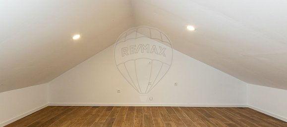 2 bedrooms House in Igrejinha, Portugal No. 21151 6