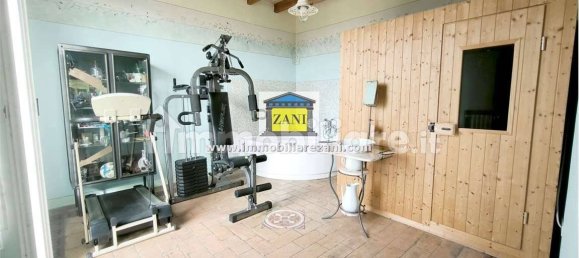 Villa de 4 dormitorios en Salsomaggiore Terme, Italy No. 260243 2