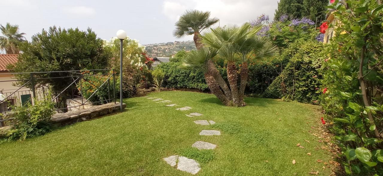 4 rooms Villa in Sanremo, Italy No. 238297