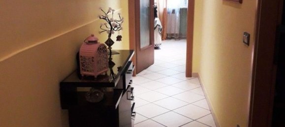 5 rooms Apartment in Chieti, Italy No. 80115 11