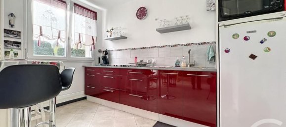 Studio in Troyes, France No. 155434 2