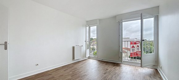 2 rooms Apartment in Vitry-sur-Seine, France No. 364048 2