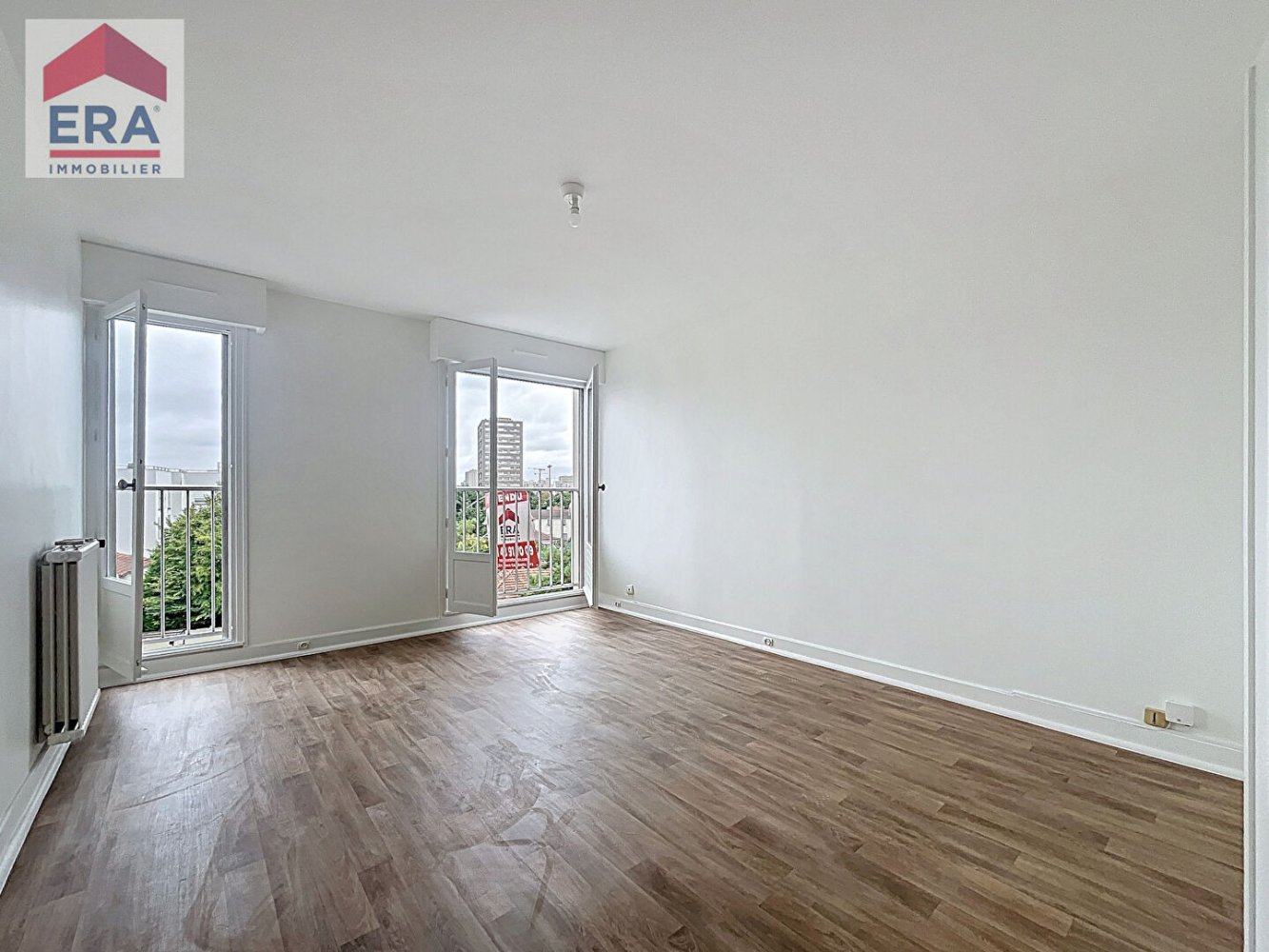 2 rooms Apartment in Vitry-sur-Seine, France No. 364048