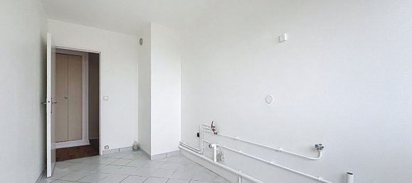 2 rooms Apartment in Vitry-sur-Seine, France No. 364048 4