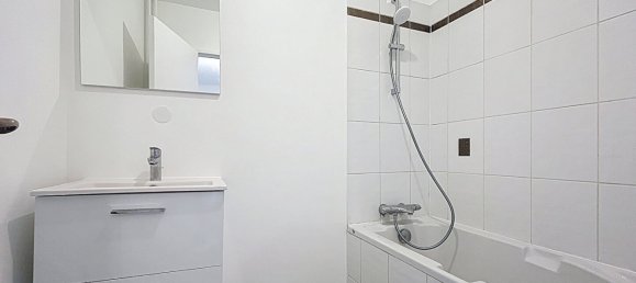 2 rooms Apartment in Vitry-sur-Seine, France No. 364048 9