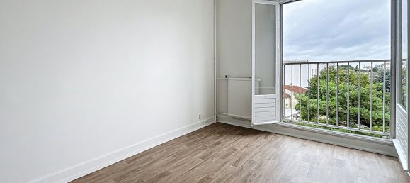 2 rooms Apartment in Vitry-sur-Seine, France No. 364048 7